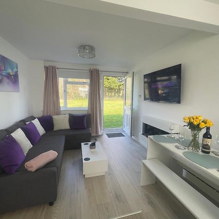 Look No Further Gorgeous Newly Renovated Contemporary Chalet Sandown Bay Holiday Centre Exterior photo